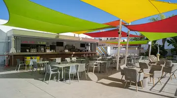 Nicholas Color Hotel