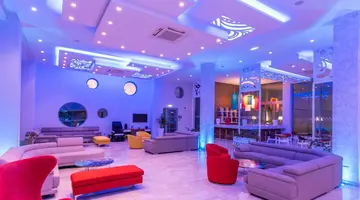 Nicholas Color Hotel
