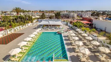 Nicholas Color Hotel