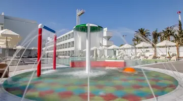 Nicholas Color Hotel
