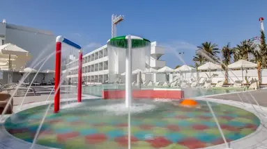 Nicholas Color Hotel