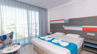 Nicholas Color Hotel