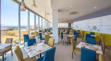 Nicholas Color Hotel
