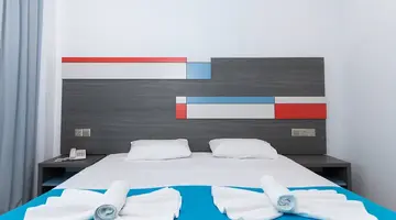 Nicholas Color Hotel