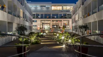 Nicholas Color Hotel