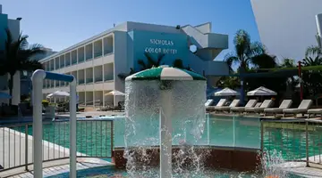 Nicholas Color Hotel