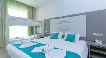 Nicholas Color Hotel