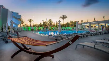 Nicholas Color Hotel