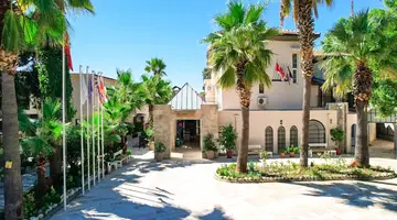 NICHOLAS PARK HOTEL