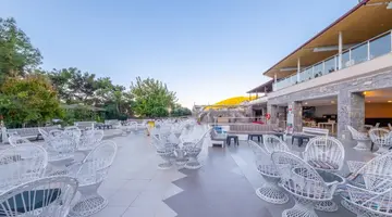 NICHOLAS PARK HOTEL