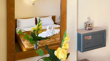 Nicolas Hotel
