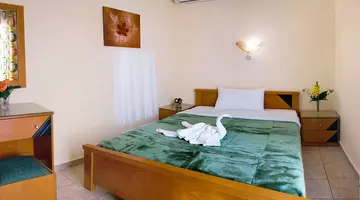 Nicolas Hotel