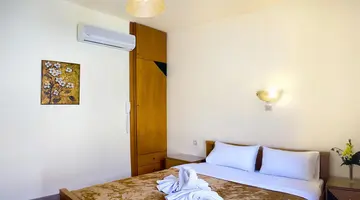 Nicolas Hotel