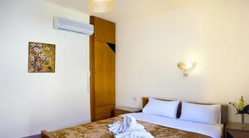 Nicolas Hotel