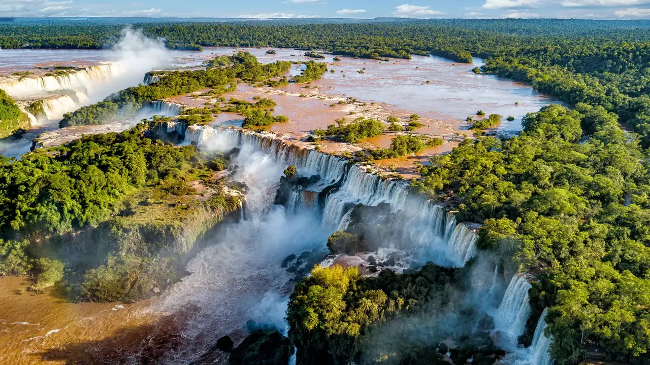 Nieokiełznana przyroda - Manaus, Iguacu