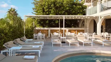 Nikon Boutique Hotel