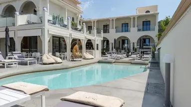 Nikon Boutique Hotel