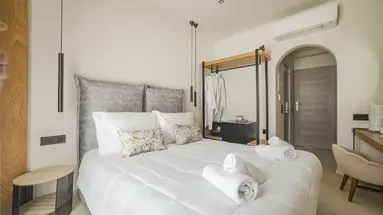 Nikon Boutique Hotel
