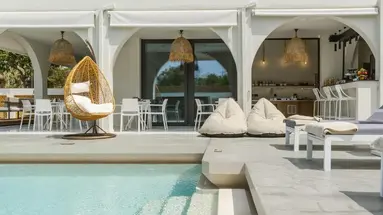 Nikon Boutique Hotel