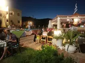 Nikos Apartments