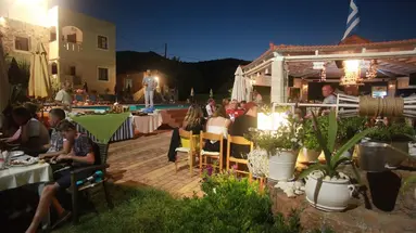 Nikos Apartments