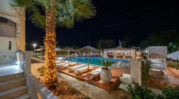Nikos Apartments