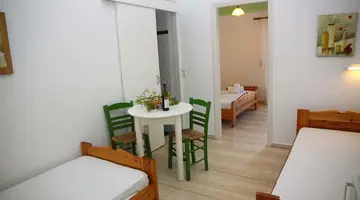 Nikos Apartments