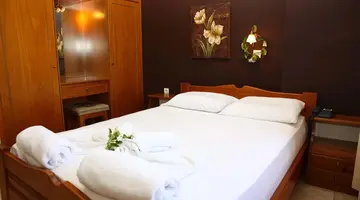 Nikos Apartments