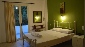 Nikos Apartments
