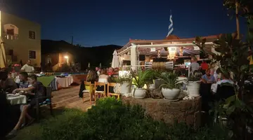 Nikos Apartments