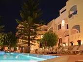 Nikos Apartments