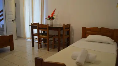 Nikos Apartments