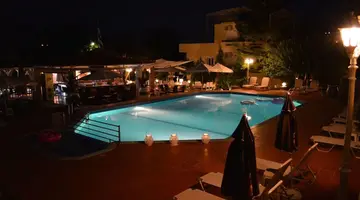 Nikos Apartments