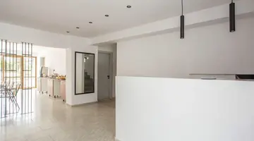 Nikos BNB