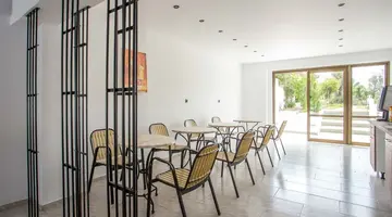 Nikos BNB