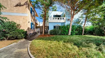 Niros Beach Front Apart Hotel