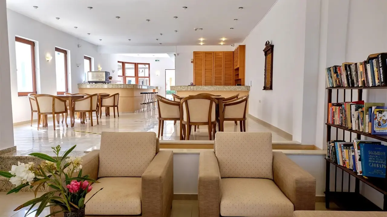 Niros Beachfront Apart Hotel