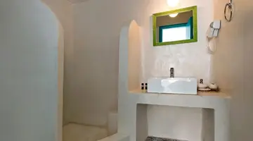 Nissia Apartments & Suites