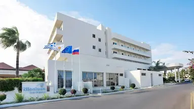 Nissiana Hotel & Bungalows