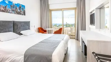Nissiana Hotel & Bungalows