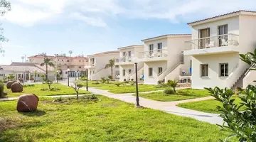 Nissiana Hotel & Bungalows
