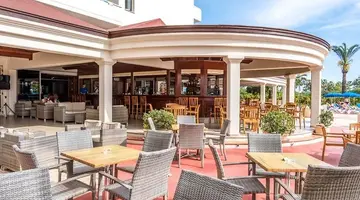 Nissiana Hotel & Bungalows