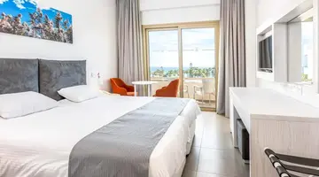 Nissiana Hotel and Bungalows