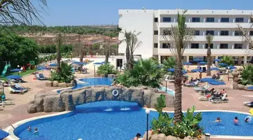 Nissiana Hotel and Bungalows