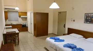 Nissiana Hotel and Bungalows