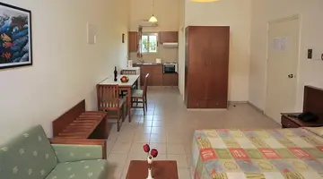 Nissiana Hotel and Bungalows