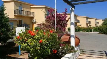 Nissiana Hotel and Bungalows