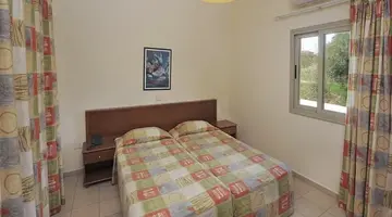 Nissiana Hotel & Bungalows