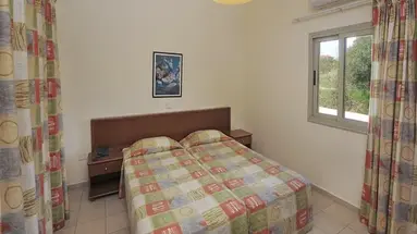 Nissiana Hotel & Bungalows
