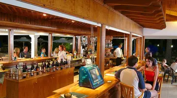 NISSIANA HOTEL & BUNGALOWS